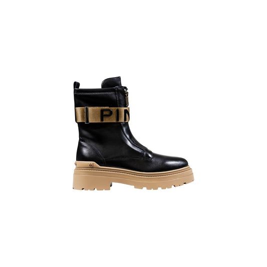 Anfibi Pinko donna neri con cerniera davanti SD0219P061. Stivaletti stivaletto in pelle con zeppa plateau carrarmato 5.5 cm, punta tonda e cinturino con logo lettering Pinko, collezione autunno inverno.