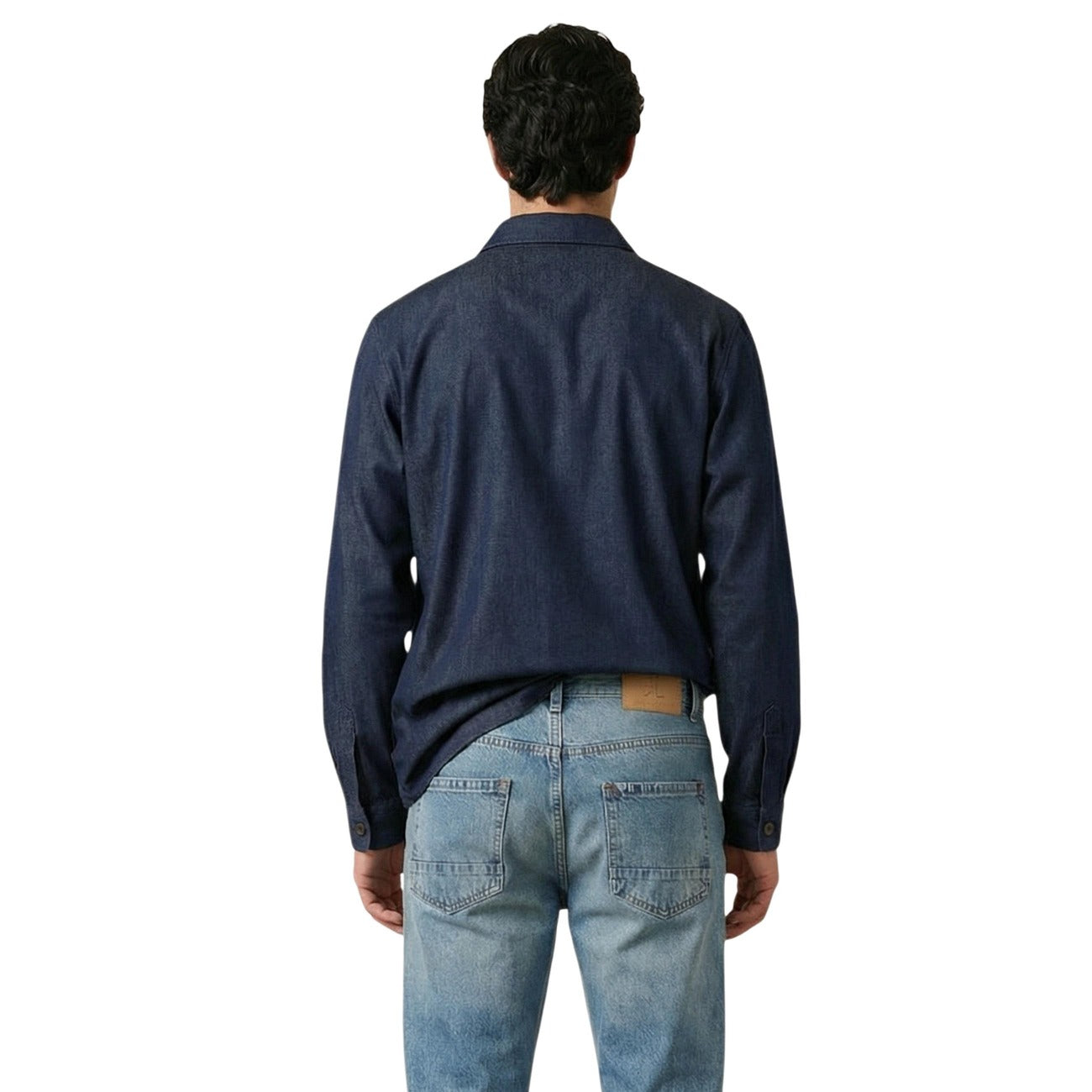 Gianni Lupo Overshirt Lyocell; camicia uomo strutturata con taschini frontali. Tessuto morbido di alta qualità, perfetta come capo spalla leggero o camicia casual. Vista posteriore 