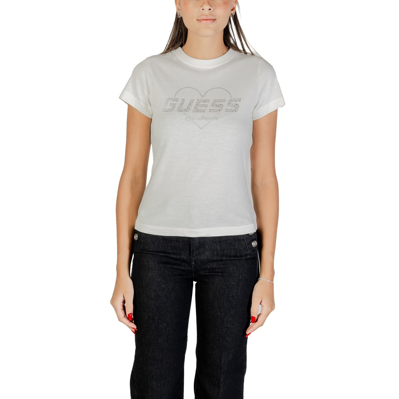 T-shirt Guess Active NARCISO donna bianca con stampa strass maniche corte scollo tondo - vista frontale indossata mezzo busto modella 
