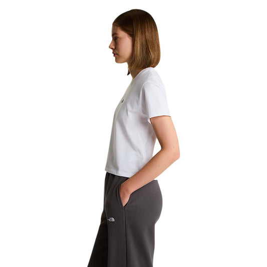 T-shirt The North Face Simple Dome; 100% cotone jersey, 180g. Girocollo a coste, logo ricamato frontale, vestibilità regular. Capo base di alta qualità, fresco e resistente. Colore bianco 