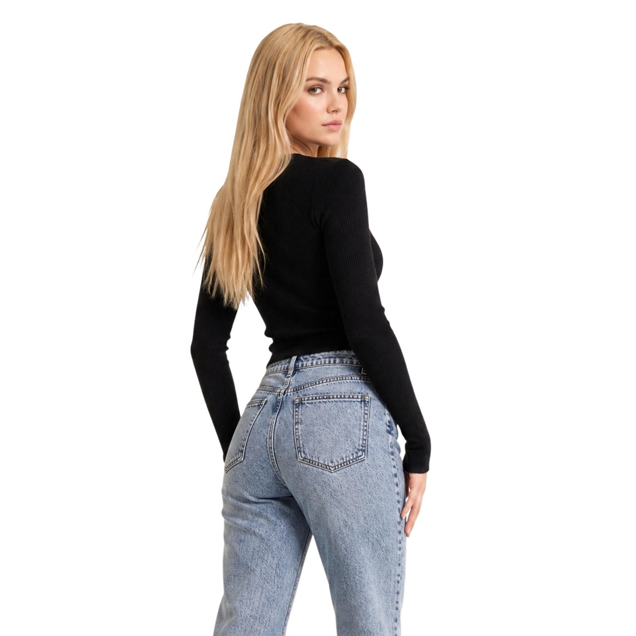 Maglia Coste Nera Donna Guess Ellie Sweater; Tessuto 71% viscosa e 29% poliammide a maniche lunghe con profondo scollo a V. Bottoni metallici ai polsini, stile casual-chic da mezza stagione. Vista posteriore 