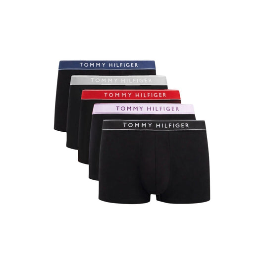 Set 5 Boxer Tommy Hilfiger; Nero con elastici multicolor. 95% Cotone, 5% Elastam. Vestibilità ergonomica, elastico logato a contrasto, traspiranti e resistenti. Qualità premium quotidiana. Vista stesa frontale 