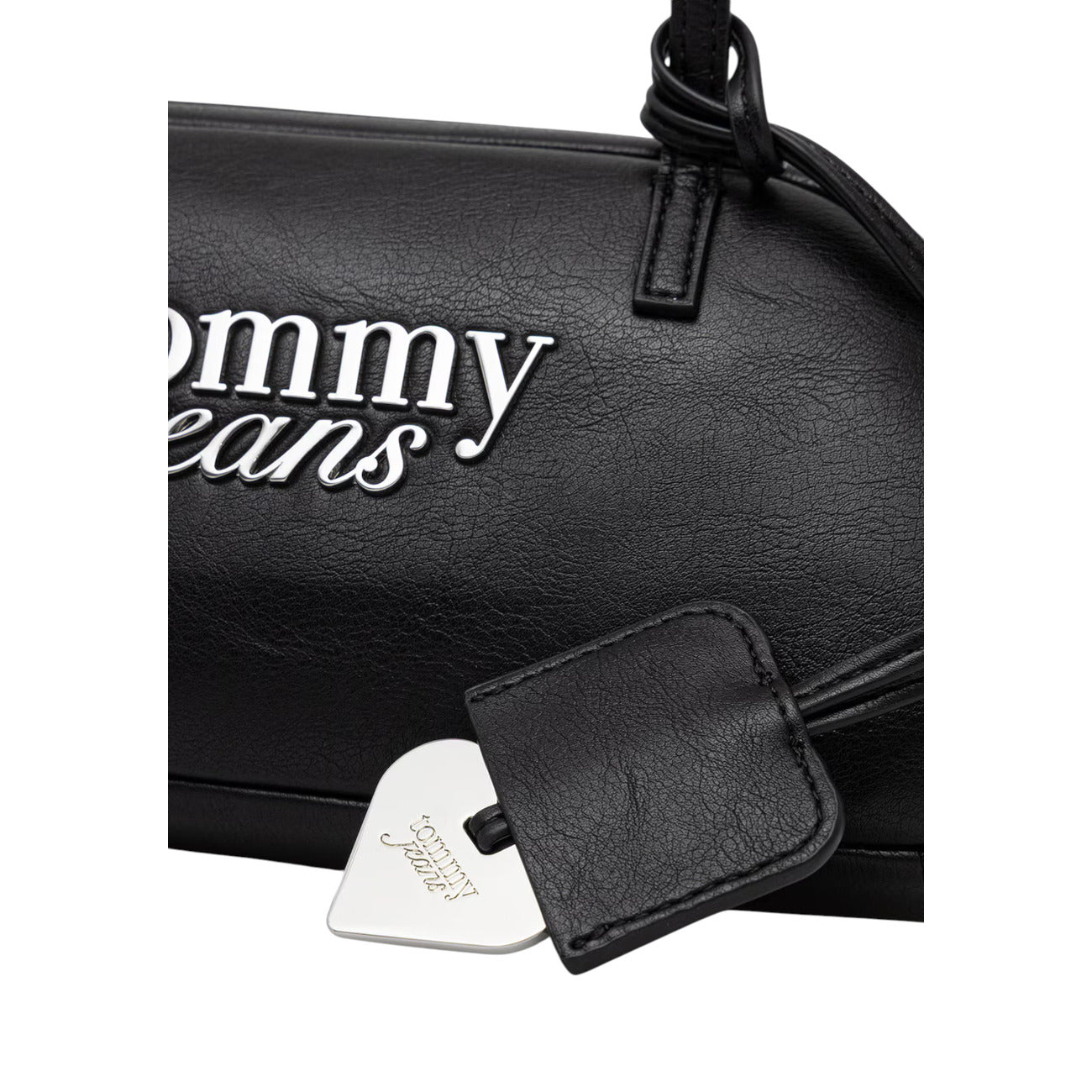 Borsa a Spalla Donna Tommy Hilfiger TJW Bold; Nero. 100% Poliuretano effetto pelle, chiusura zippata in metallo, doppio manico, logo ricamato e portachiavi. Silhouette compatta ed allungata (28x13 cm), stile urban 4 stagioni. Dettaglio 