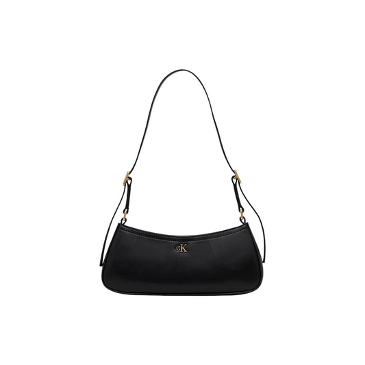 Borsa Calvin Klein Small Shoulder; 51% Poliestere riciclato. Logo CK metallico, chiusura con zip, tracolla regolabile. Design minimalista, compatto ed ecosostenibile. Colore nero vista frontale 