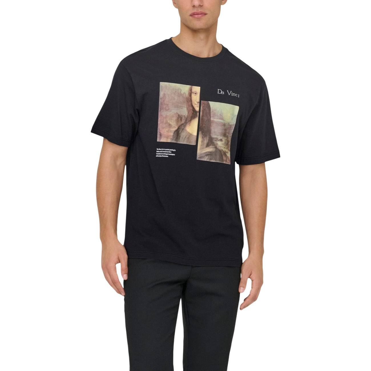 Only & Sons T-shirt nera ONSMONALISA; maglietta grafica relaxed fit in jersey di cotone elasticizzato, stile casual ironico e massimo comfort per l'uso giornaliero. Vista frontale 