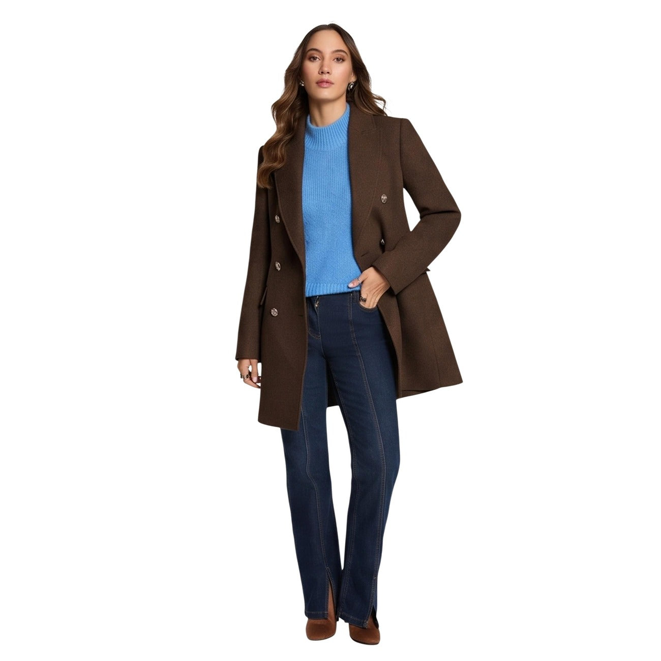 Cappotto Morgan De Toi donna marrone 252-GCHA. Cappotto lungo elegante foderato in misto lana, abbottonatura doppiopetto con bottoni in metallo, collo a rever ampio e vestibilità dritto-regolare per l'inverno.