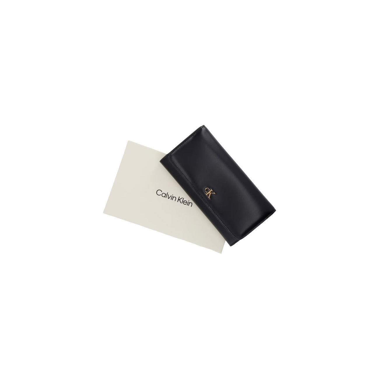 Portafoglio Grande in Nappa Calvin Klein; Nero. 100% Pregiata pelle, chiusura zip-around, 12 slot carte, portamonete zippato e protezione RFID. Dimensioni generose (19,8 cm), eleganza e funzionalità 4 stagioni. Vista con scatola 
