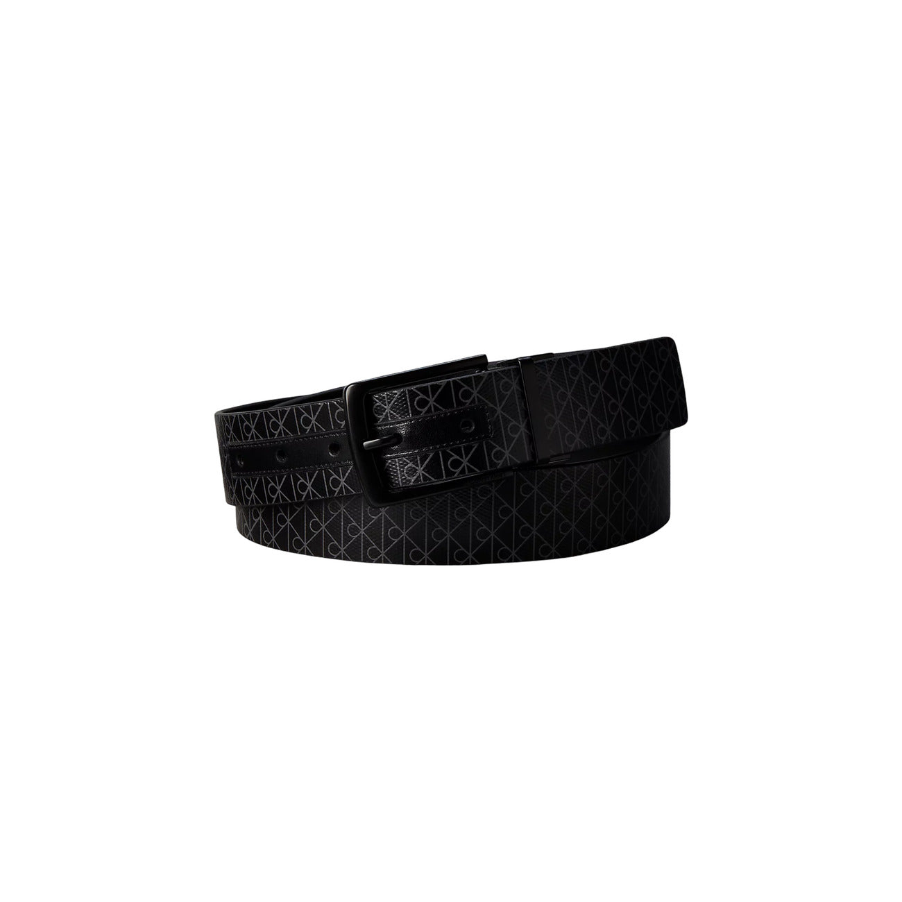 Cintura Double-Face Calvin Klein 35mm; Nero. Reversibile (liscio o stampa logo all-over), ecopelle ad alta resistenza, fibbia girevole quadrata. Lunghezza personalizzabile e tagliabile su misura. Vista frontale 