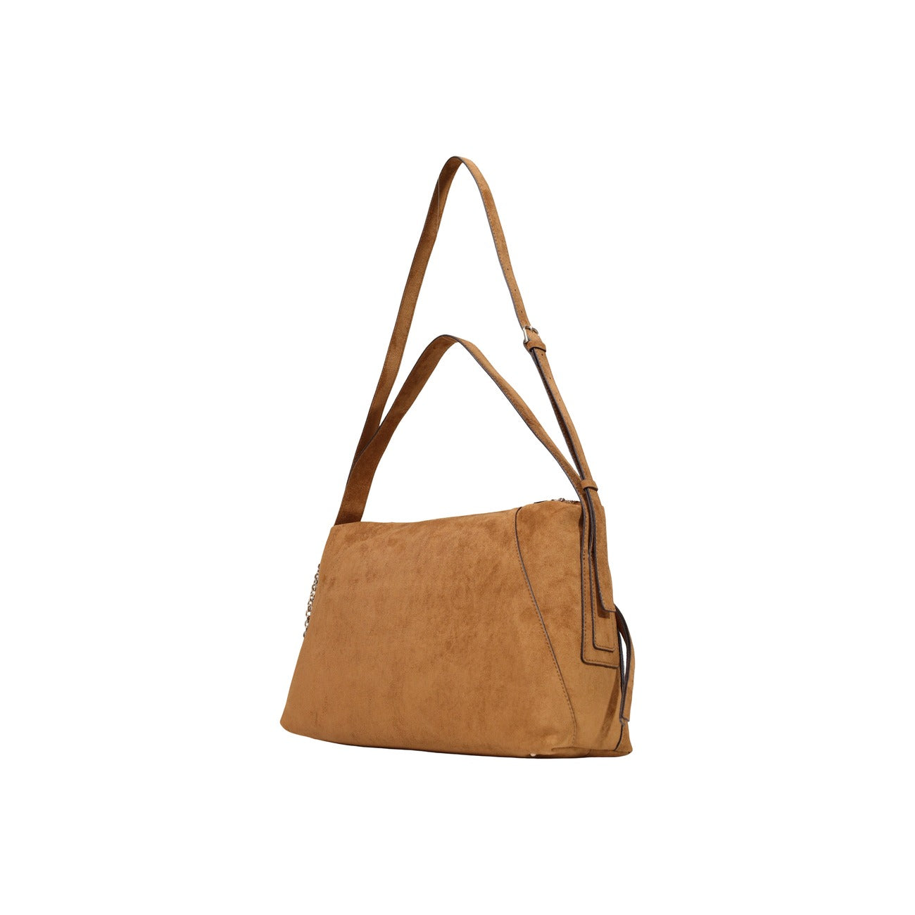 Borsa Tracolla Marrone Guess Coleen; Tessuto 100% poliestere effetto scamosciato. Doppio manico regolabile per porto a spalla o a mano, ampio scomparto con zip. Logo a triangolo e charm metallico, stile casual-luxury 4 stagioni. Posteriore con tracolla 