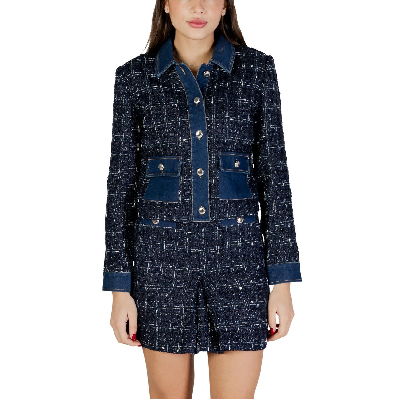 Giacca Morgan De Toi donna blu con bottoni maniche lunghe scollo tondo colletto classico - vista frontale indossata da modello
