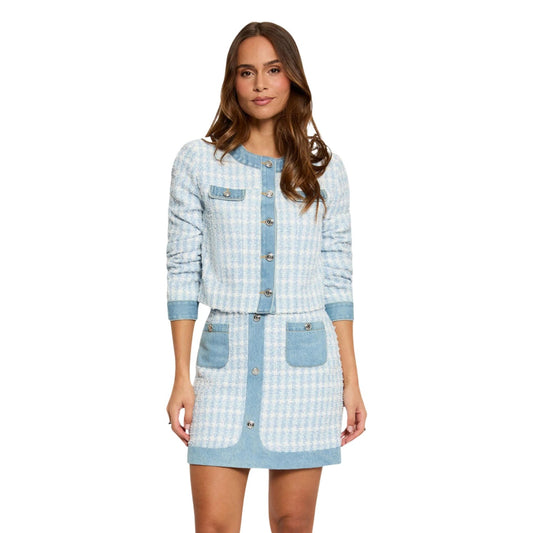 Blazer da donna Morgan De Toi in tessuto effetto tweed con profili in denim a contrasto, quattro tasche applicate frontali e bottoni metallici decorativi. Vista frontale figura intera 