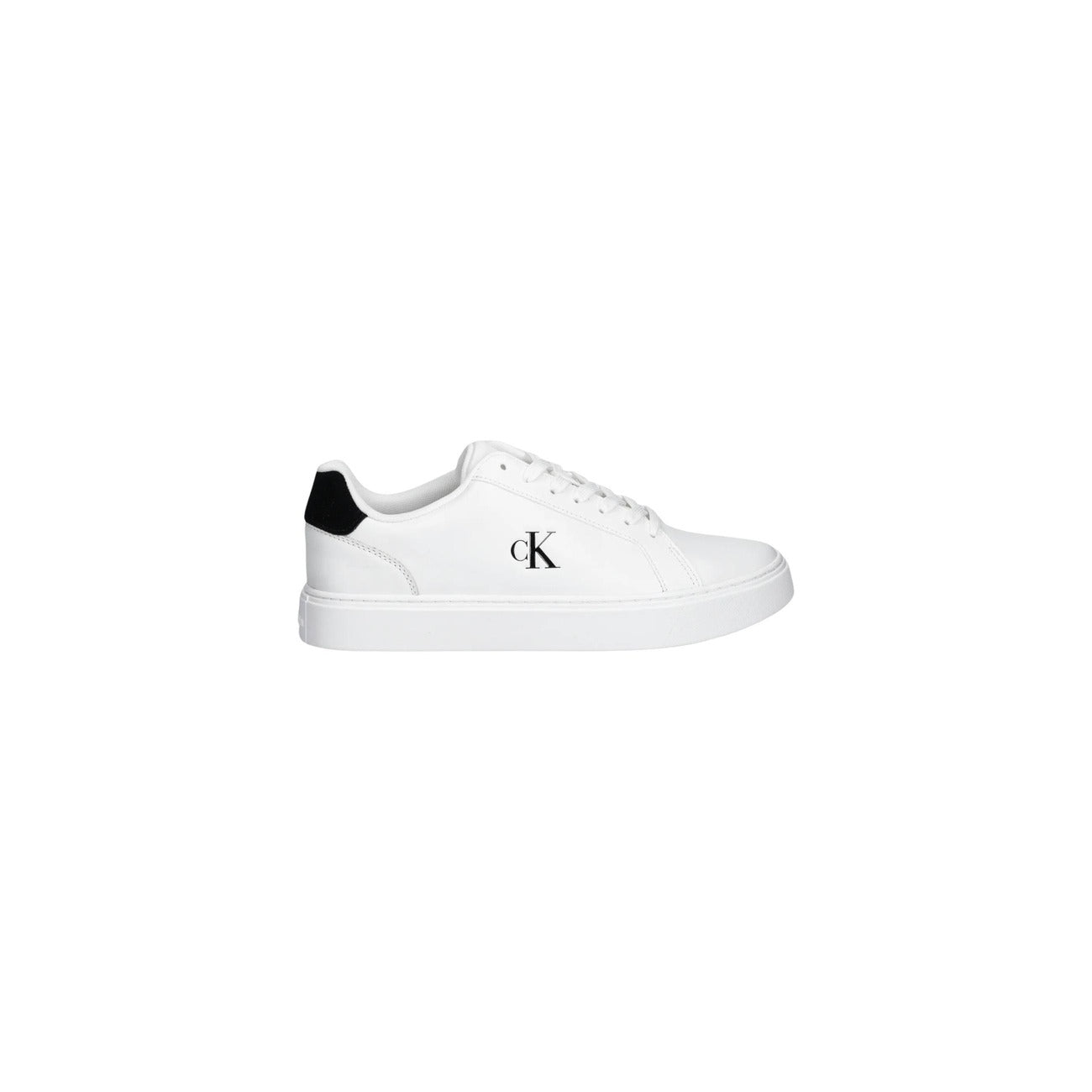 Sneakers Calvin Klein Cupsole; Bianco, 100% Pelle Pieno Fiore. Soletta Airfit®, tallone in camoscio, suola in gomma flessibile. Logo goffrato, stile iconico e comfort h24. Vista laterale 