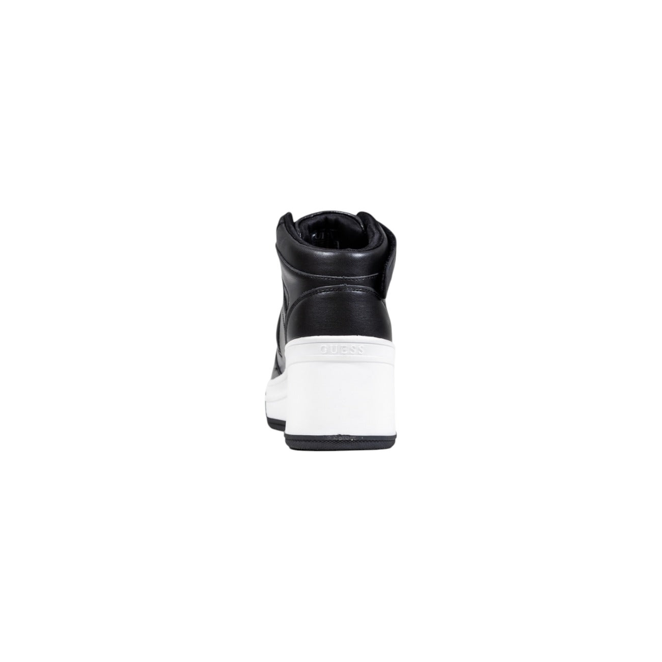 Sneakers Guess Rubeka Nere; Suola Platform 7 cm. Chiusura a strappo logata, tomaia in poliuretano, interno in tessuto. Sneaker bicolore alta e confortevole, ideale per look urban dinamici. Vista posteriore 