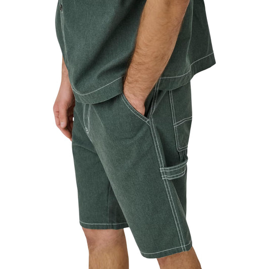 Bermuda Uomo Only & Sons ONSEDGE WORK; Verde. 60% Cotone, 40% Poliestere. Straight Fit, cuciture a contrasto, tasche multiple e anello porta martello. Stile utility Primavera/Estate. Vista tasca 