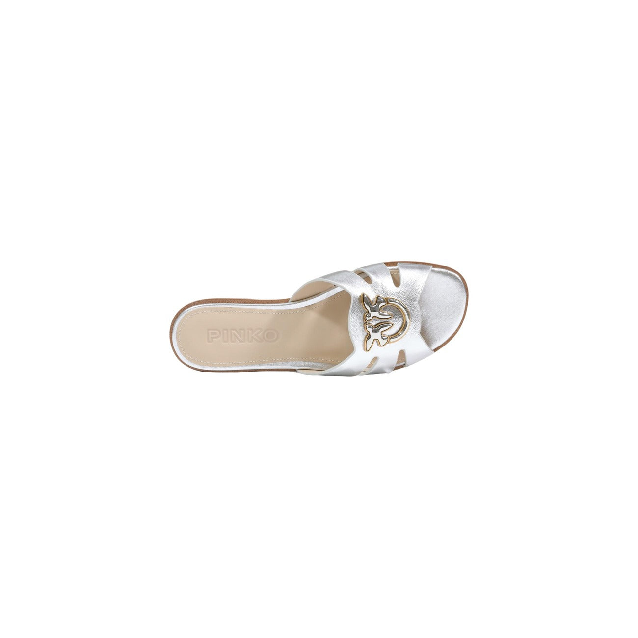 Ciabatte Pinko Milly 04 Argento; 100% Pelle. Fascia incrociata con logo metallico, suola piatta 1 cm, rivestimento interno in pelle. Stile sofisticato e versatile, ideale per outfit estivi ricercati. Vista dall’alto 