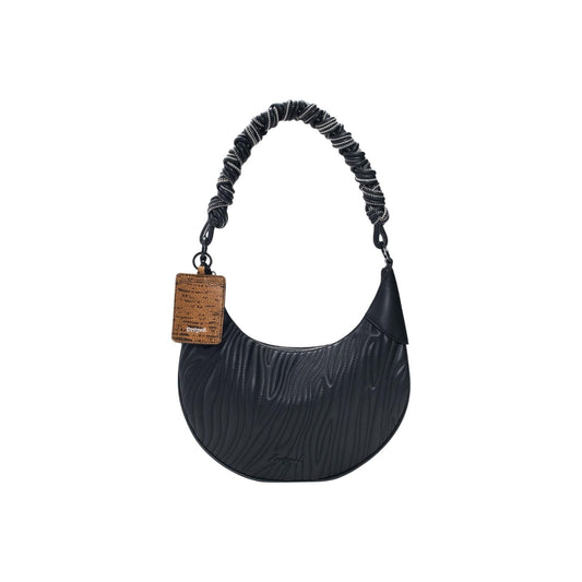 Borsa nera di forma ovale, con tracolle intercambiabili, stampa in rilievo e dettaglio di charm con porta carte. Vista frontale 