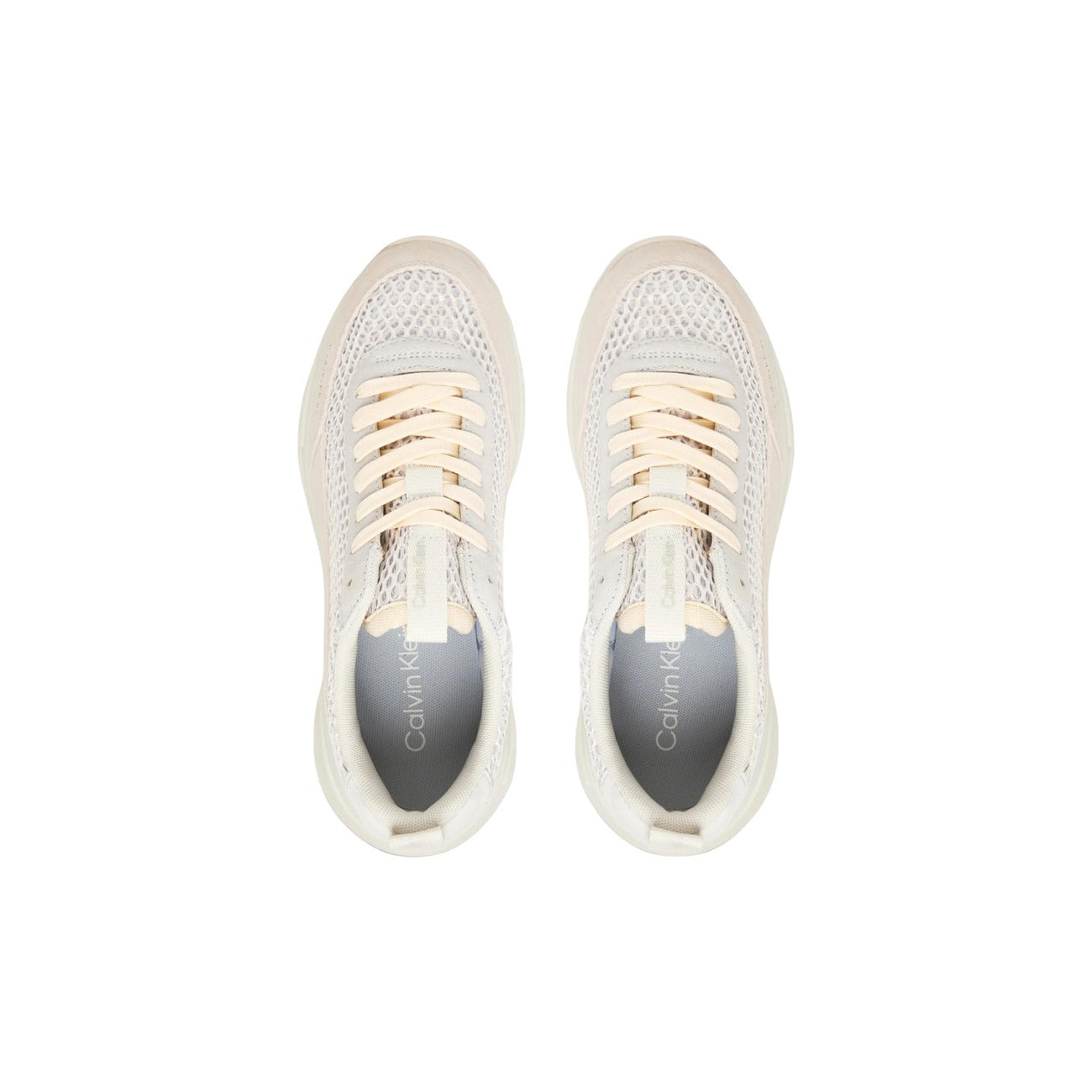 Sneakers Calvin Klein Jeans; Beige, 100% Pelle. Suola alta 4 cm, tomaia traforata traspirante, dettagli a contrasto. Stile minimale e contemporaneo, ideale per la mezza stagione. Vista dall’alto 