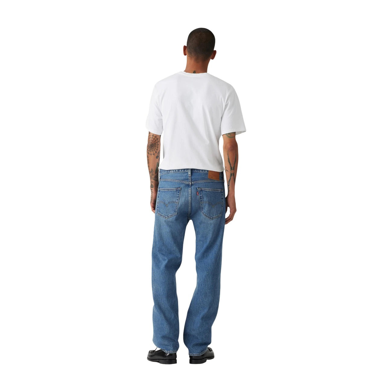 Jeans Levi's 501 uomo blu 00501-3649. Pantaloni denim classici da uomo regular fit a gamba dritta e vita regular in cotone blu con 5 tasche, chiusura con cerniera e rivetti metallici, abbigliamento casual 4 stagioni.