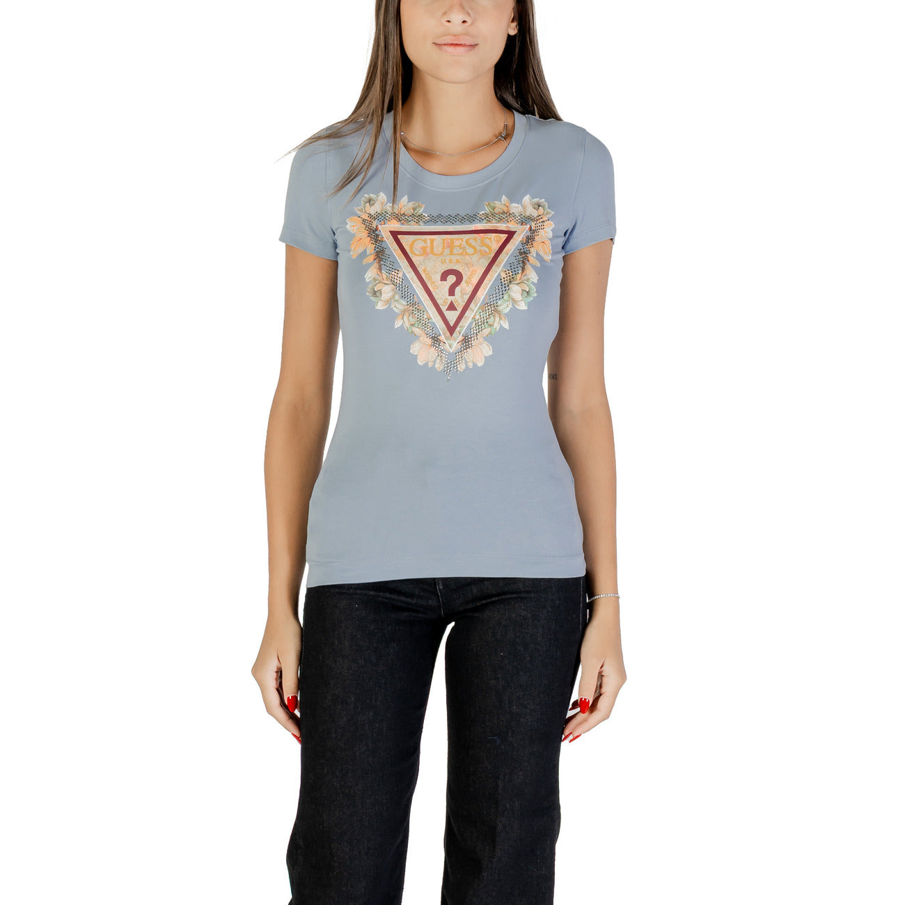 T-shirt Guess FLORALES LOGO donna azzurra con stampa maniche corte scollo tondo 95% cotone 5% elastan - vista frontale indossata da modello
