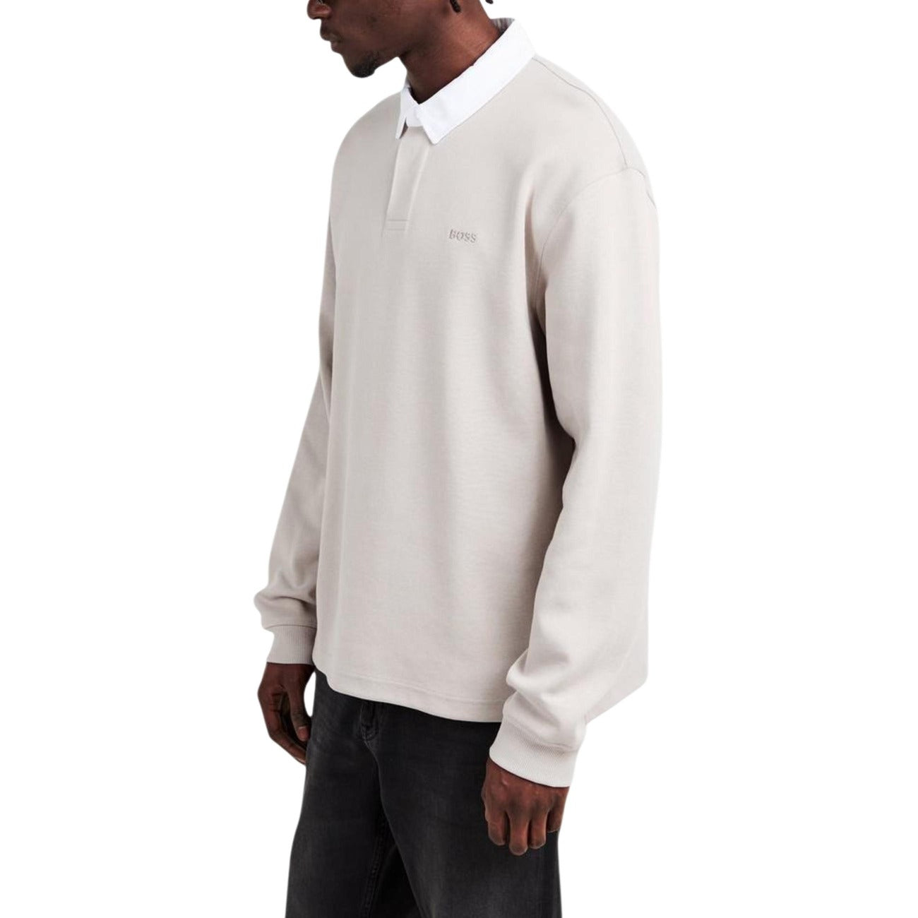 Polo Boss uomo grigia manica lunga colletto polo 82% cotone 18% poliestere - vista frontale indossata da modello figura intera
