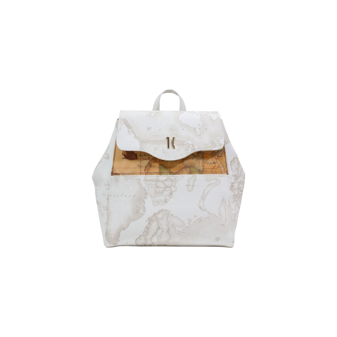 Zaino Alviero Martini 1ᴬ Classe; Mix Geo White/Classic. Chiusura con patta e magnete, metalleria dorata, spallacci regolabili. Interno organizzato con tre tasche e portatessere. Stile casual-chic Primavera/Estate. Vista frontale 