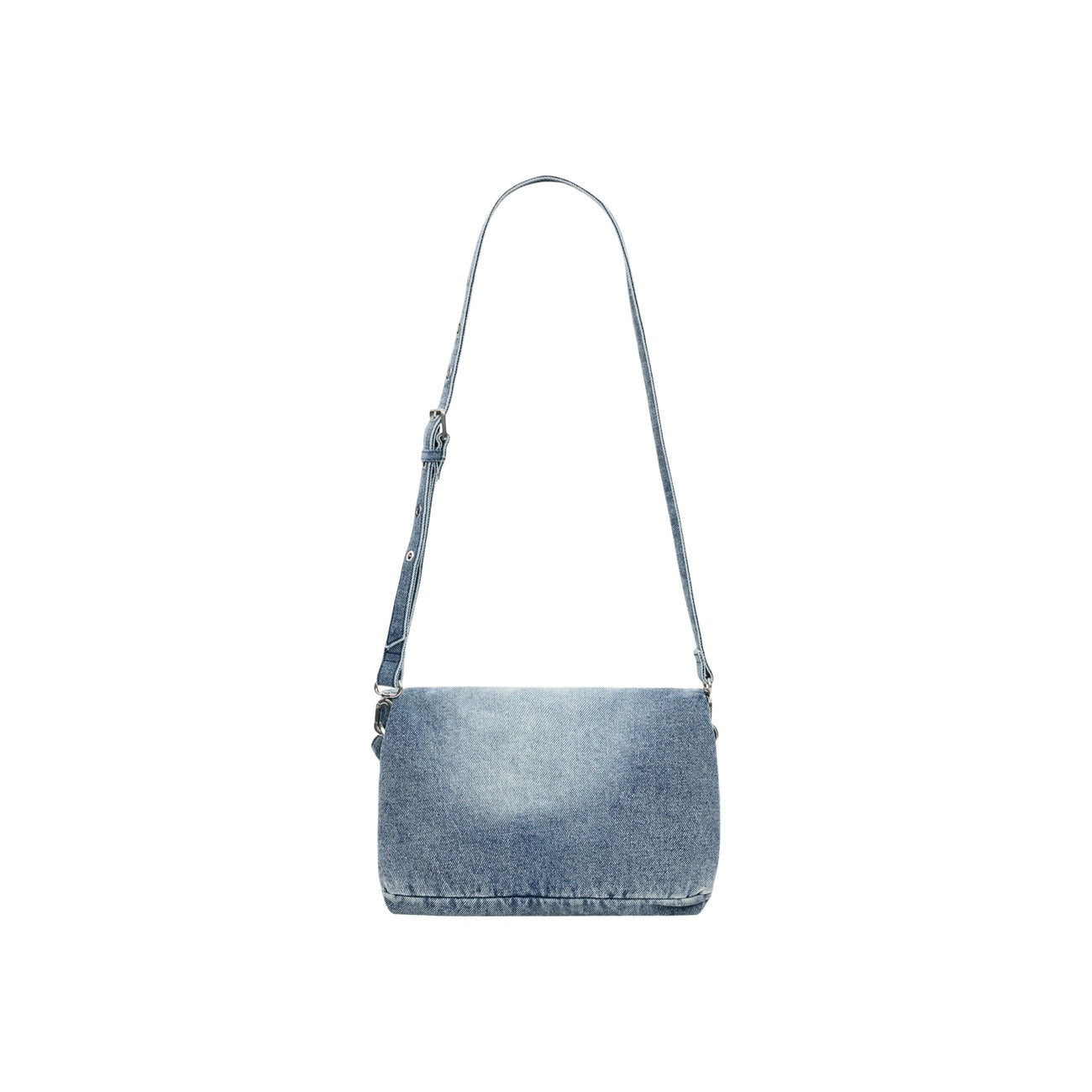 Borsa Desigual Denim; tracolle intercambiabili, charm portacarte, logo inciso tono su tono, chiusura doppia. Il must-have in denim della collezione SS26. Vista posteriore con tracolla
