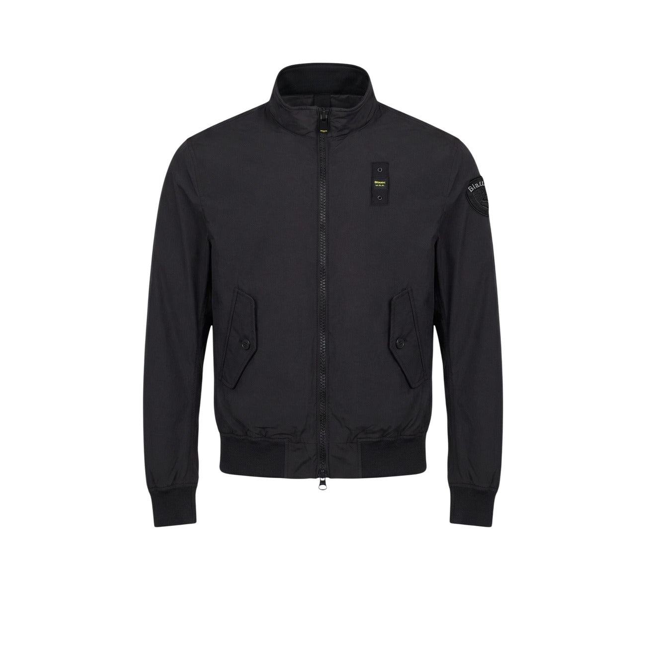 Giubbotto Blauer Alwin con collo alto, tasche con patta e logo sulla manica; giacca leggera antivento con fondo e polsini elasticizzati, stile casual-urbano. Vista stesa 