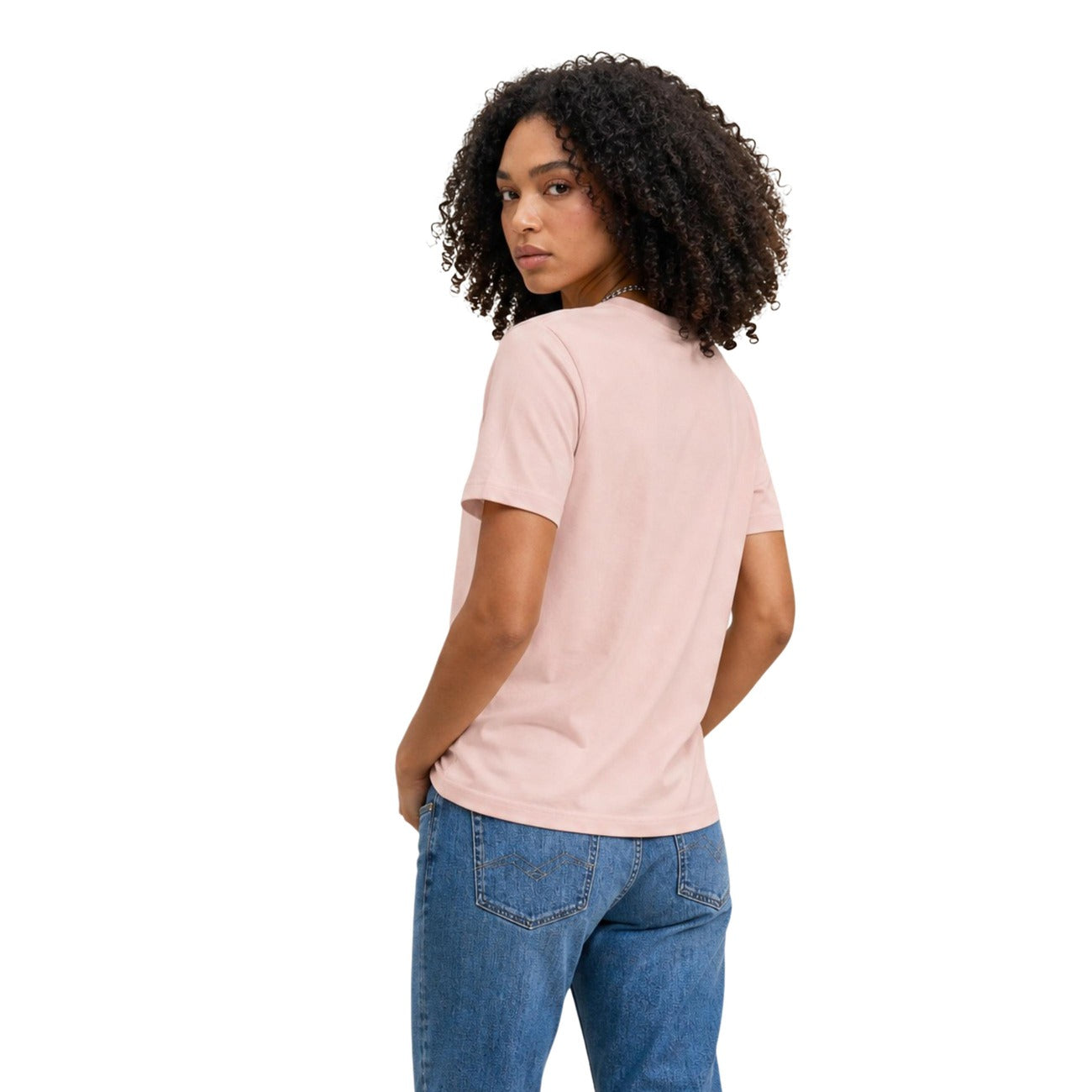 T-shirt rosa Calvin Klein Jeans; 100% Cotone. Girocollo, maniche corte, logo ricamato. Vestibilità regular, fresca e leggera. L'essenziale iconico per il tuo outfit quotidiano. Posteriore 