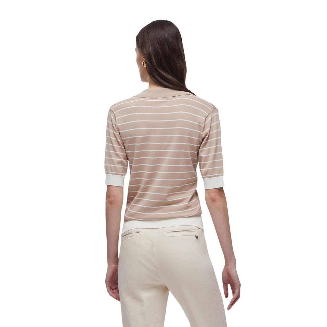 Liu Jo Maglia beige a Righe TA6215; polo in maglia di viscosa con scollo a V e bottoni rifiniti. Design a righe moderno con profili a costine. Vista posteriore