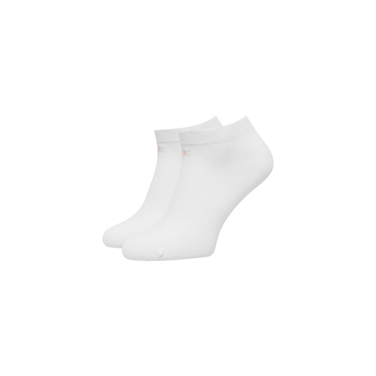Pack 3 Paia Calze Sneaker CK Jeans;Bianco. 69% Cotone, 29% Fibre tecniche, 2% Elastam. Traspiranti, morbide, con logo CK sull'orlo. Stile casual 4 stagioni.