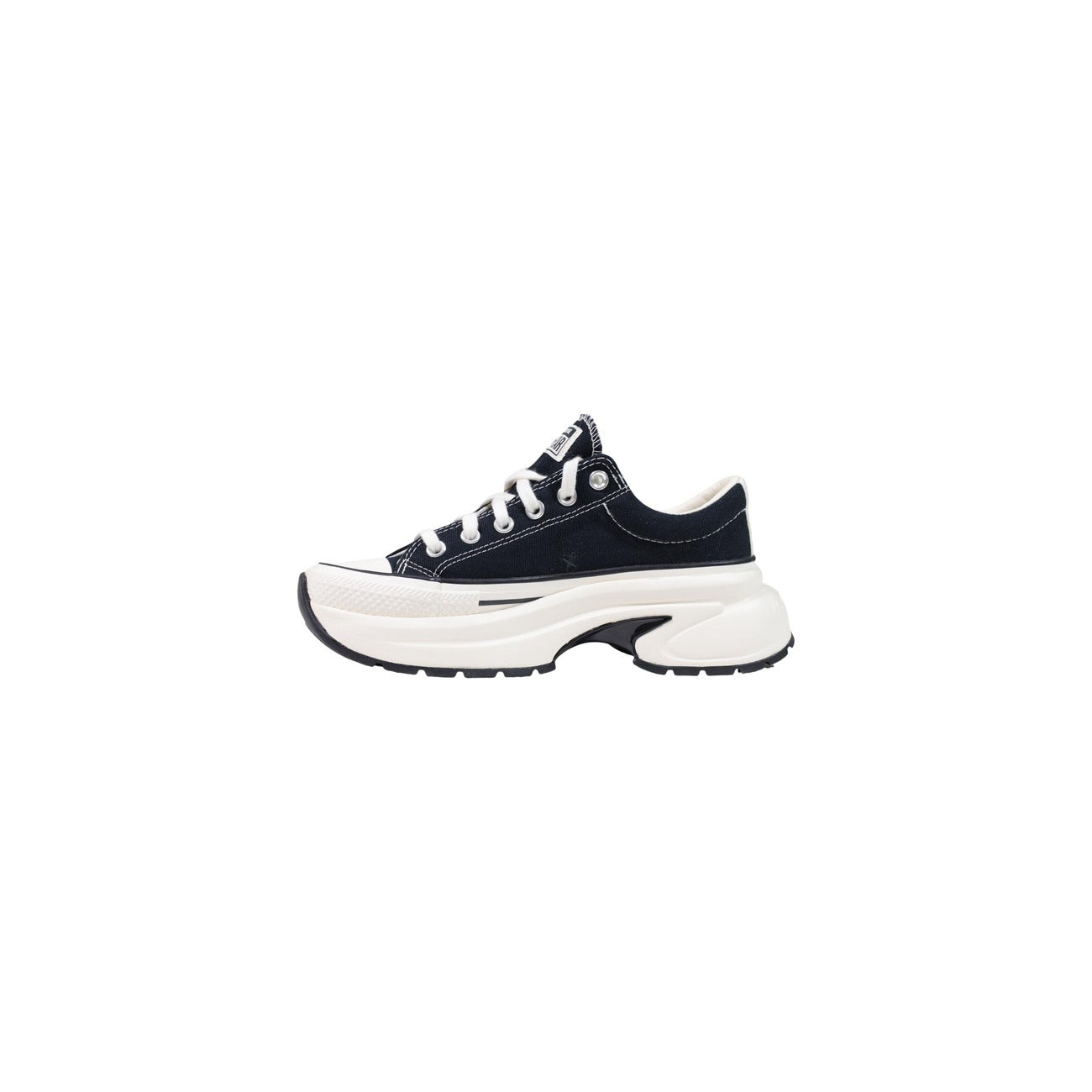 Sneakers Converse Run Star Crush OX nere donna A18465C. Scarpe sportive da donna nere e bianche con suola platform chunky 5 cm, tomaia in tessuto, allacciatura stringata e dettagli a contrasto, scarpe casual urban 4 stagioni.