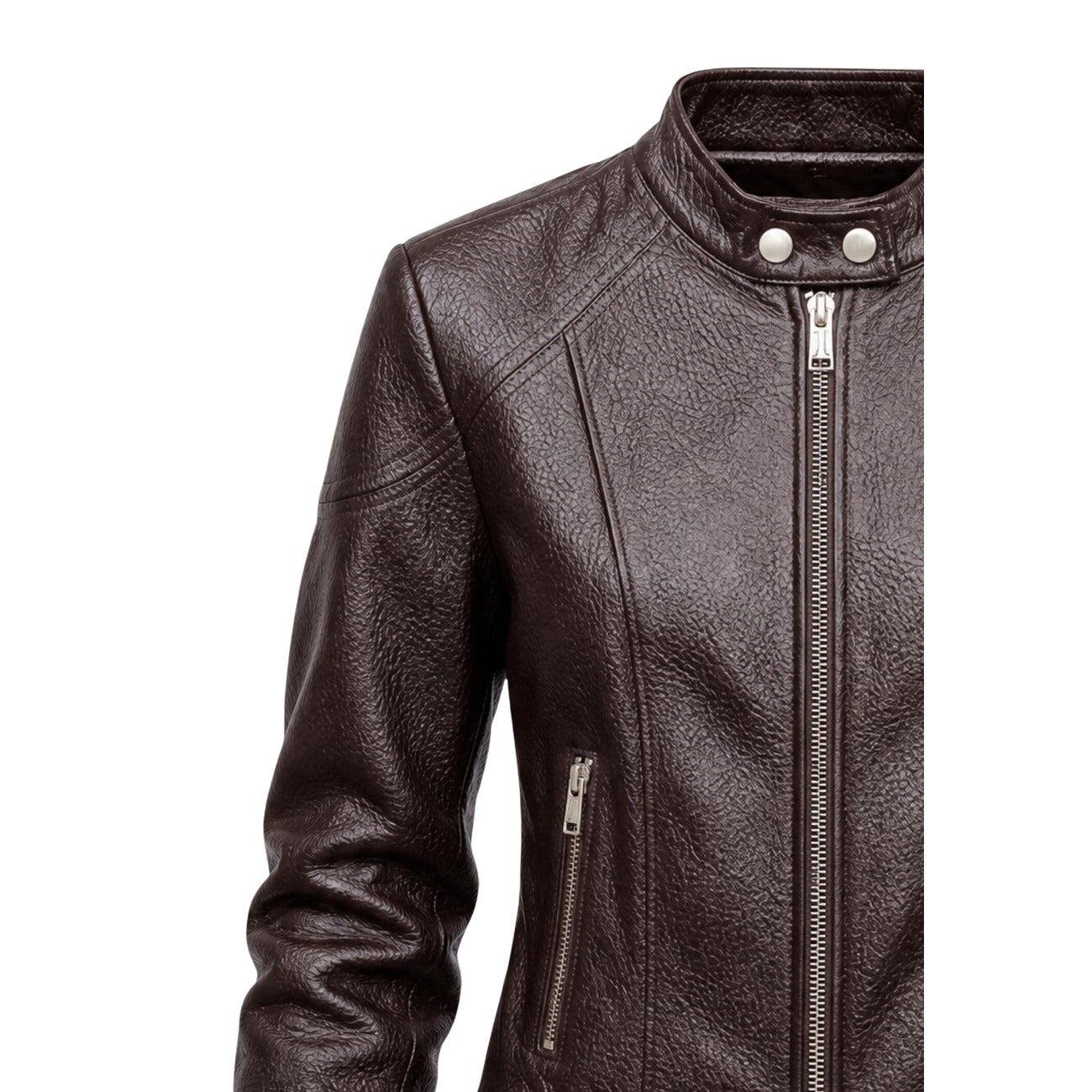Giacca biker donna Guess Marlene Caribou W6YL25 W2914 marrone. Giacchetto corto in similpelle effetto pelle con cerniera zip a 2 vie, dettagli sulle maniche con cuciture a rilievo e zip ai polsi, abbigliamento donna mezza stagione.