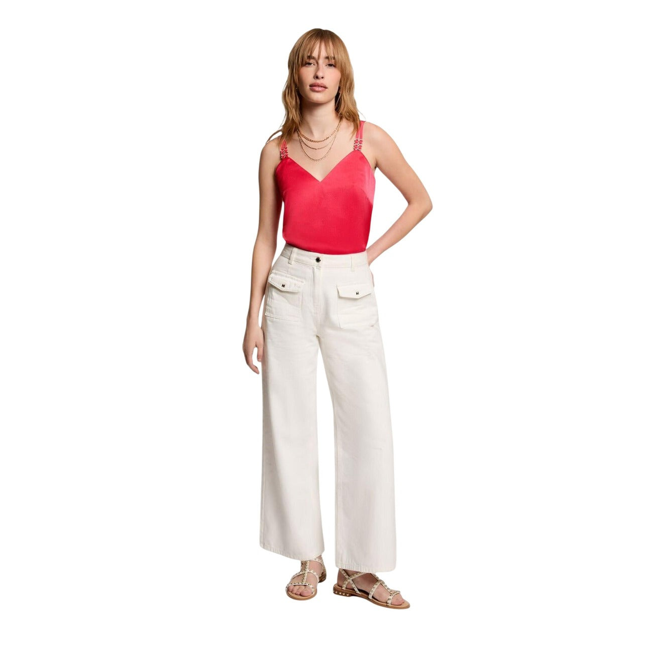 Morgan De Toi 242-OLAFI; top brassiere scollo a V, spalline con pietre gioiello, vestibilità stretch. L'essenziale luminoso per i tuoi outfit da sera. Colore corallo. Vista frontale Figura intera 