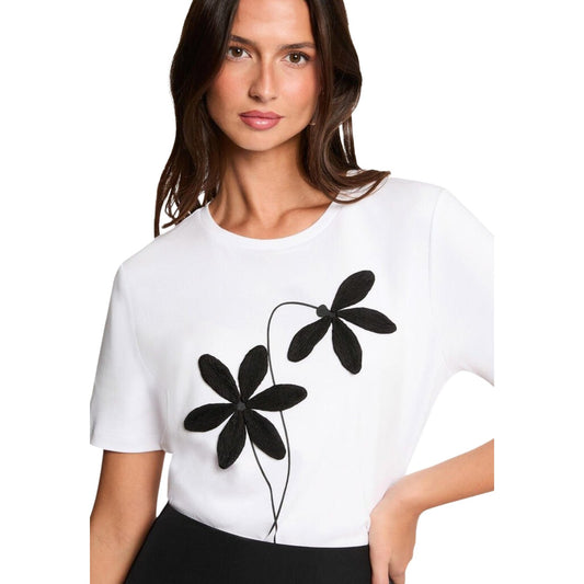 Morgan De Toi 261-DAHLIA Top; 100% cotone, ricamo fiori 3D, vestibilità regular. La t-shirt bianca iconica reinterpretata con eleganza francese. Vista frontale dettaglio 