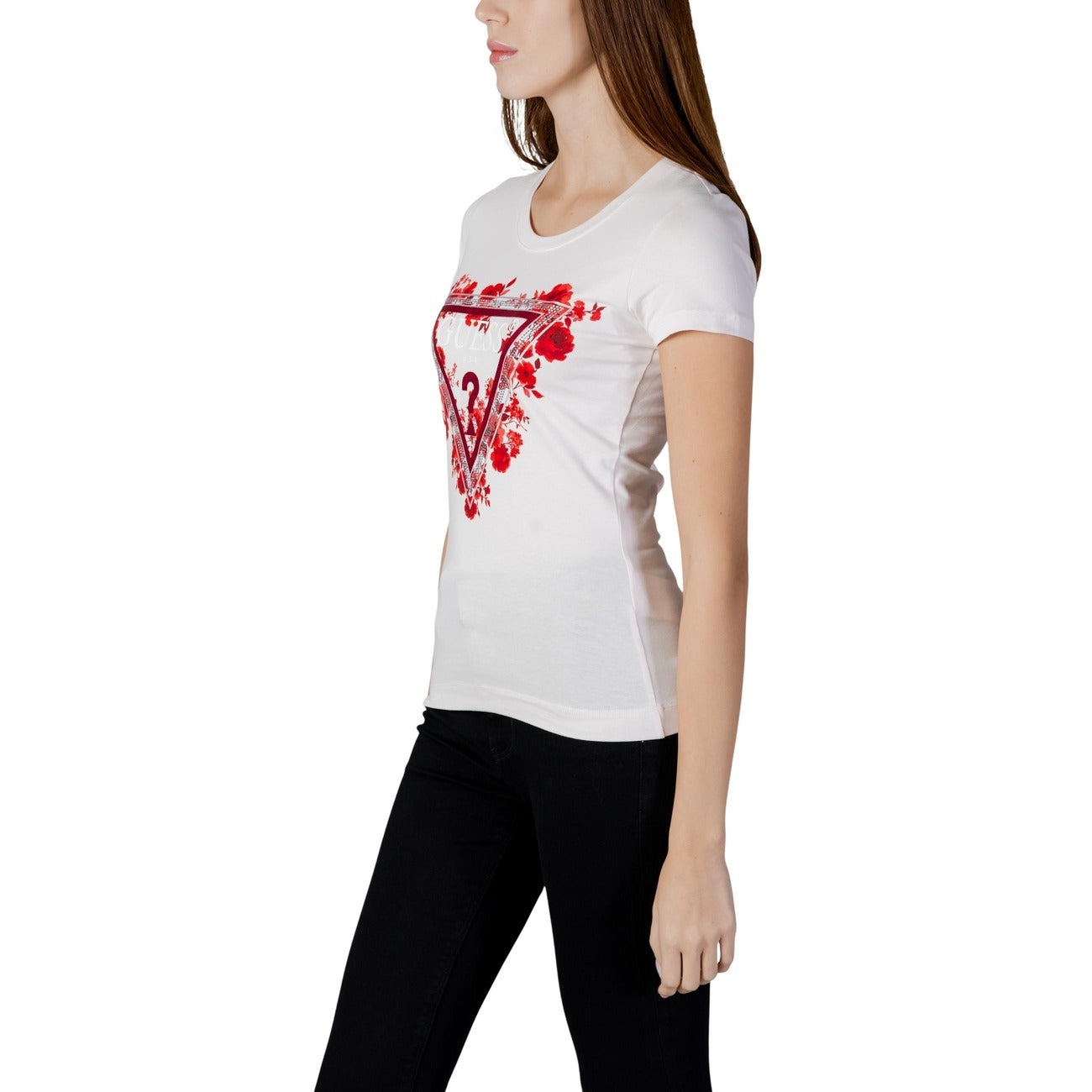 T-shirt Guess Rosa Chiaro; 95% Cotone, 5% Elastam. Logo triangolo con fiori, vestibilità slim, maniche corte. Ideale per look casual-chic Primavera/Estate. Vista laterale 