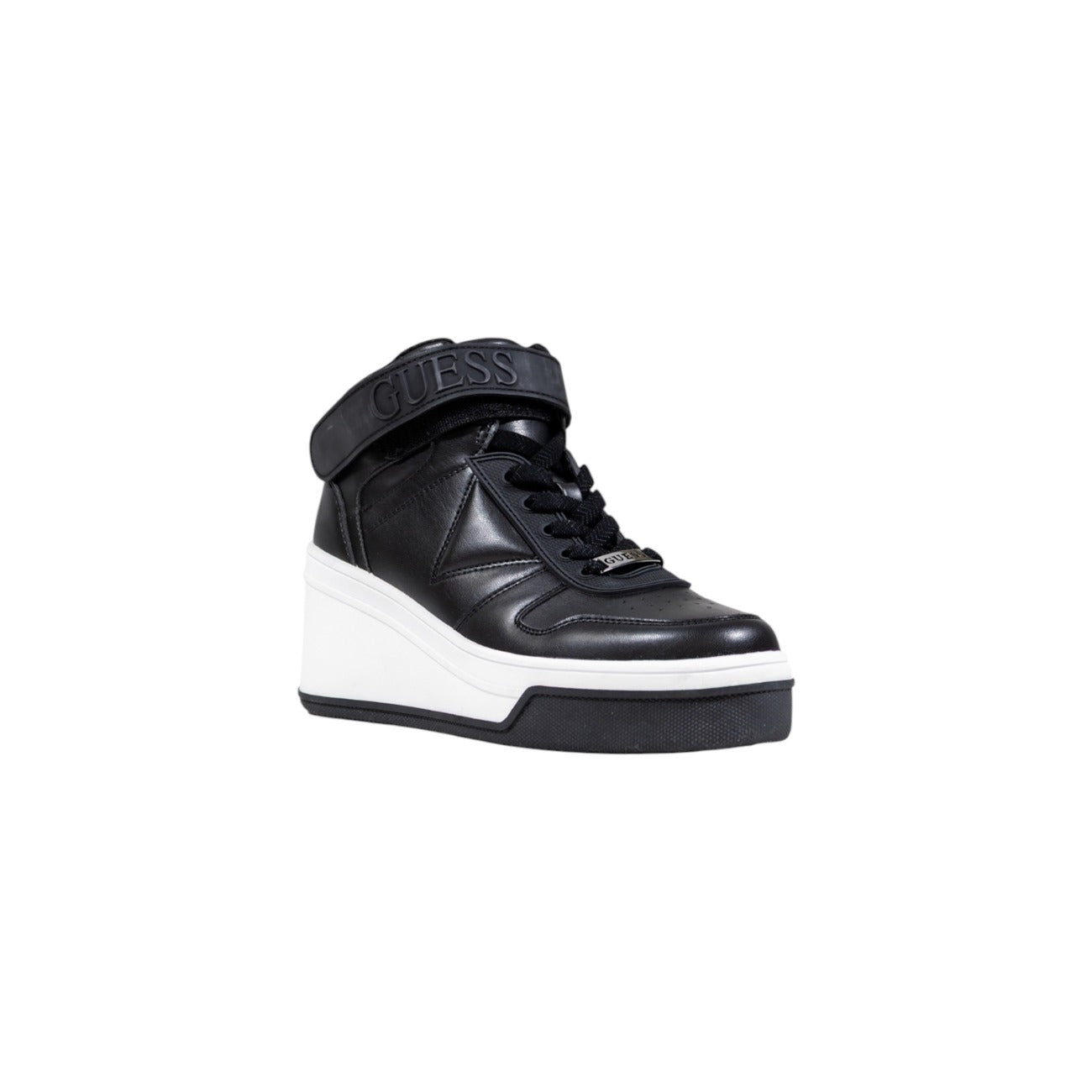 Sneakers Guess Rubeka Nere; Suola Platform 7 cm. Chiusura a strappo logata, tomaia in poliuretano, interno in tessuto. Sneaker bicolore alta e confortevole, ideale per look urban dinamici. Vista frontale 