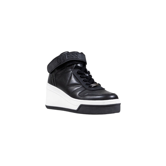 Sneakers Guess Rubeka Nere; Suola Platform 7 cm. Chiusura a strappo logata, tomaia in poliuretano, interno in tessuto. Sneaker bicolore alta e confortevole, ideale per look urban dinamici. Vista frontale 