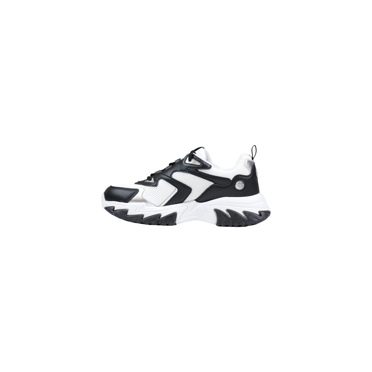 Sneakers Guess NOTISS Chunky; 52% Poliuretano, 48% Poliestere. Colore Nero e bianco, tacco 5 cm, suola sagomata. Sneakers donna robuste e leggere, ideali per tutte le stagioni. 