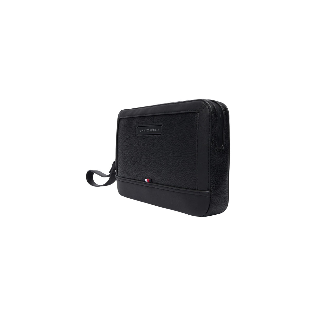 Pochette uomo Tommy Hilfiger; 100% Poliuretano Nero. Logo in rilievo, laccio da polso removibile, chiusura a zip. Dimensioni medie, stile casual-elegante 4 stagioni. Frontale laterale 