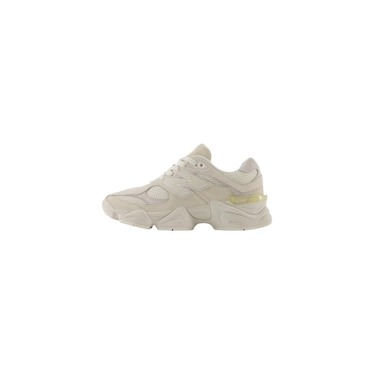 Sneakers New Balance GC9060ER beige unisex. Scarpe da ginnastica casual e fashion stile 9060 con tomaia in camoscio e materiale sintetico, suola alta scultorea e sagomata, scarpe comode 4 stagioni per outfit streetwear.