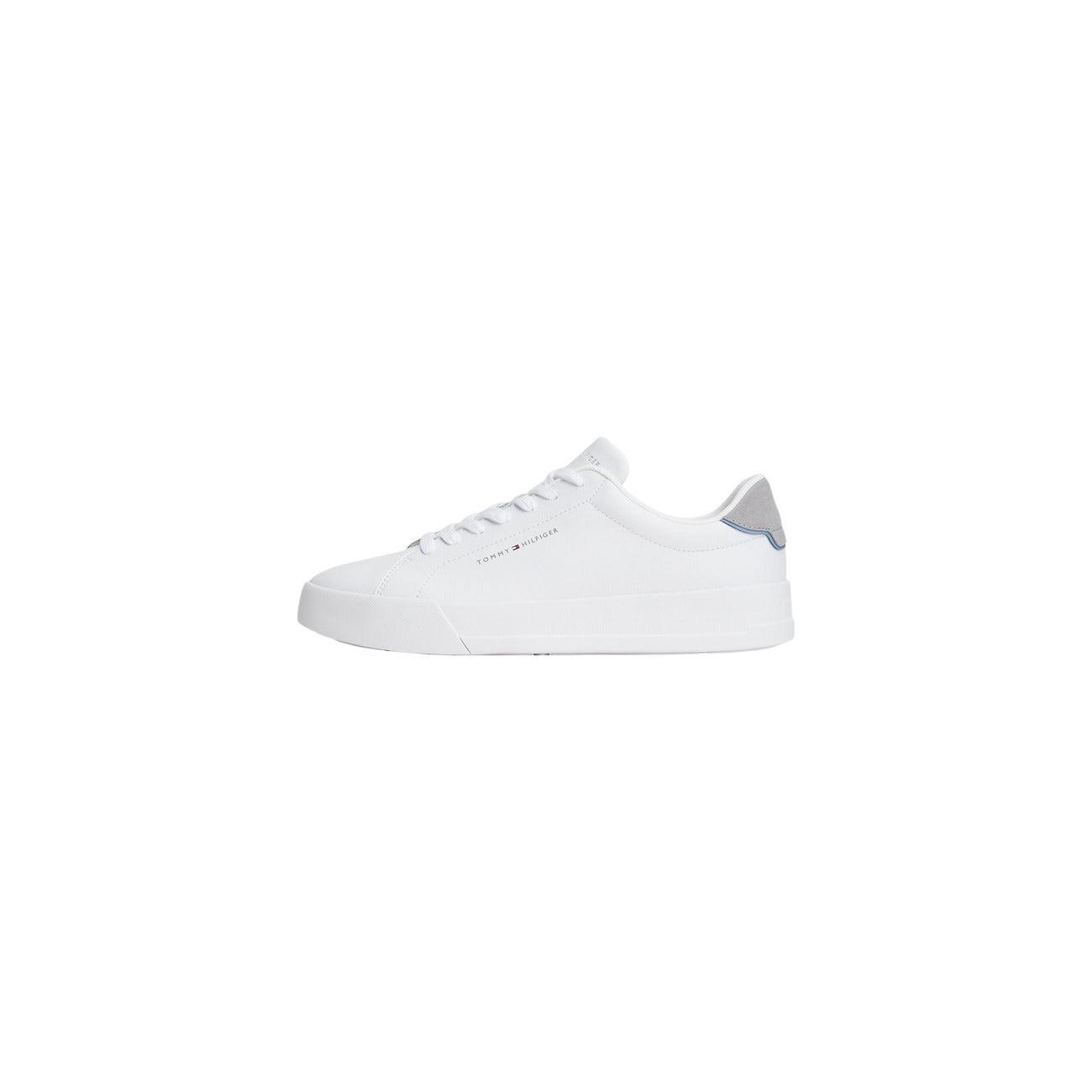 Sneakers Bianche Tommy Hilfiger; 80% Pelle. Suola 3 cm, logo laterale, design minimal. Eleganti, robuste e ideali per l'uso quotidiano Laterale 