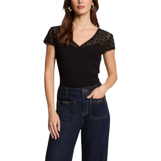 T-shirt Morgan De Toi in Viscosa e Pizzo; Nero. Scollo a V, tessuto fluido e leggero, dettagli femminili sulle spalle. Stile casual-chic ideale per la stagione primavera-estate. Vista frontale 