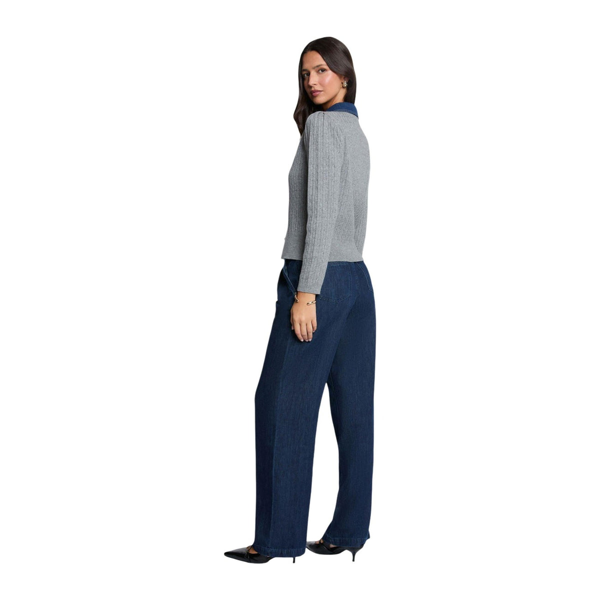 Maglione donna con colletto a revers Morgan De Toi 262-MROSALA. Maglia sottile aderente a maniche lunghe in poliestere e viscosa con bottoni frontali.