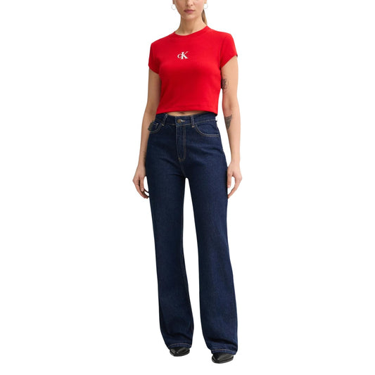 T-shirt corta a coste Calvin Klein Monogram; colore Rush, 95% cotone, 5% elastan. Taglio slim crop, stile Baby Tee. Figura intera 