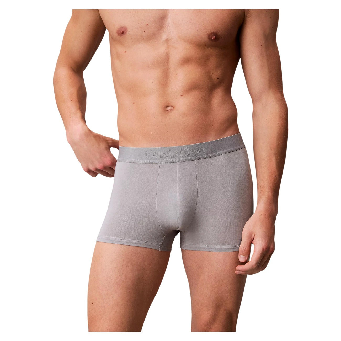 Pack 3 Boxer Calvin Klein ICON; grigio. 95% Cotone, 5% Elastan. Vita media con fascia Infinity Bond senza cuciture. Tessuto traspirante, sostegno naturale, collezione SS26
