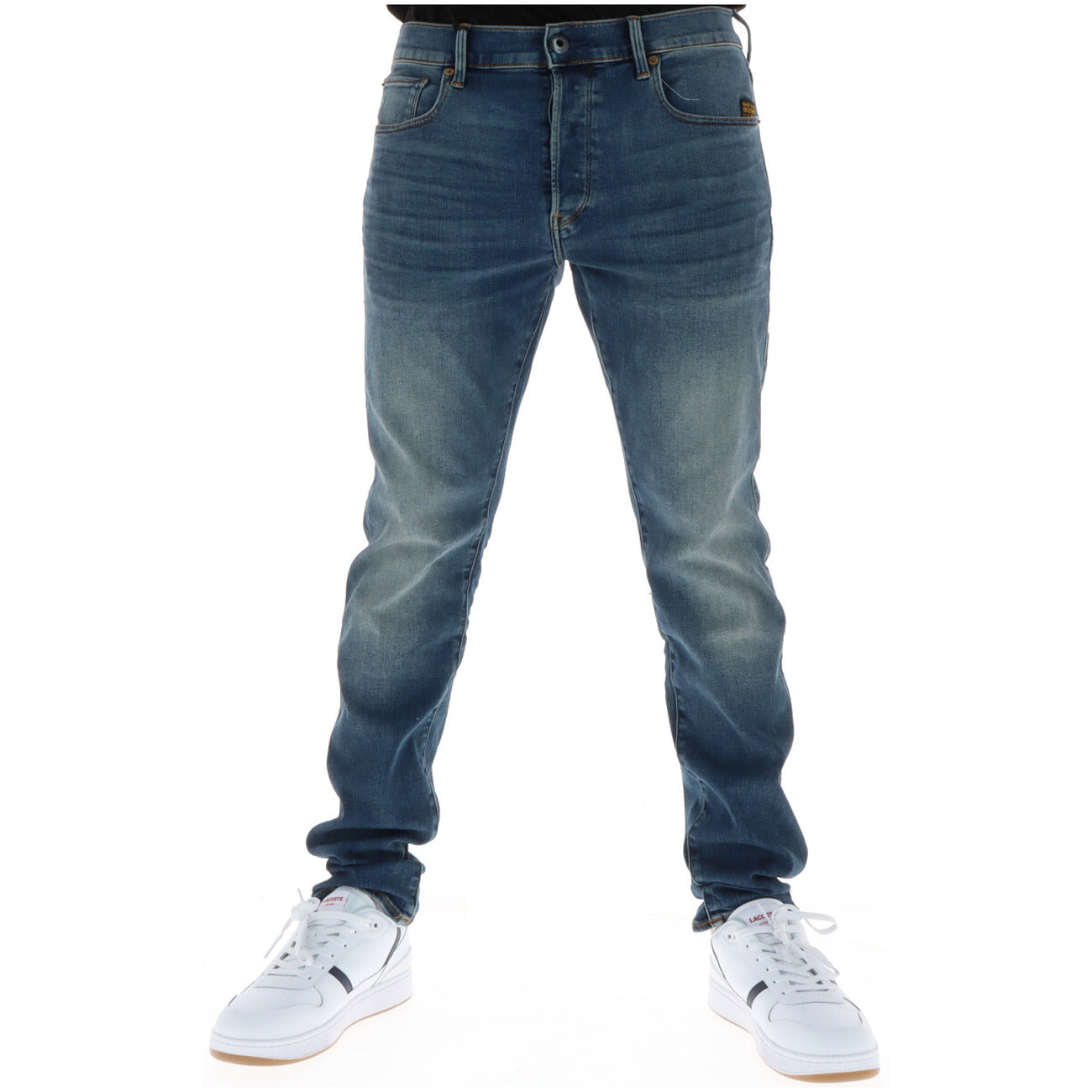 G-Star 3301 Regular Blu; effetto consumato, 5 tasche, chiusura a bottoni. Denim multi-fibra elastico per il massimo comfort quotidiano. Vista frontale 