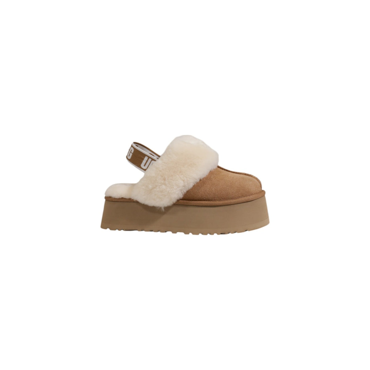 Ciabatte beige donna UGG Funkette 1113474. Sabot scamosciati beige con cinturino elastico logato, pelliccia di montone e suola spessa platform SugarSole da 5 cm.