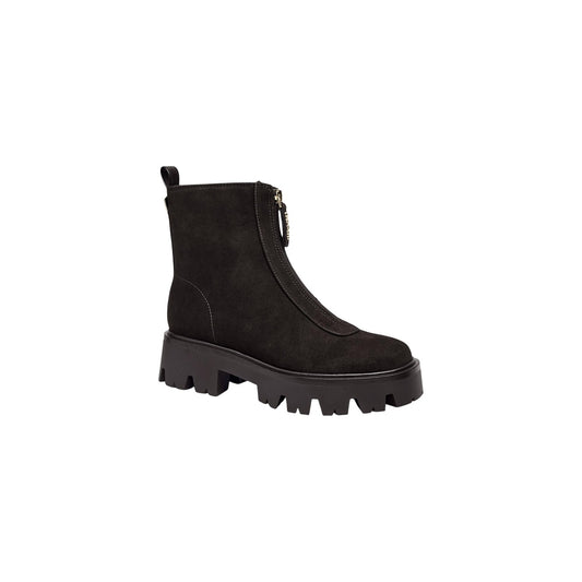Stivaletti marroni donna Guess Ryyan FLFRRN FAP10. Tronchetti marroni scamosciati con cerniera centrale, suola spessa dentellata platform e logo Guess sul retro.