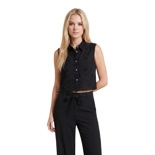 Camicia Only Onlalithea; Nero. 100% Cotone traforato. Senza maniche, taglio corto, ricamo floreale, chiusura con bottoni. Stile romantico e fresco, collezione SS26. Vista frontale 