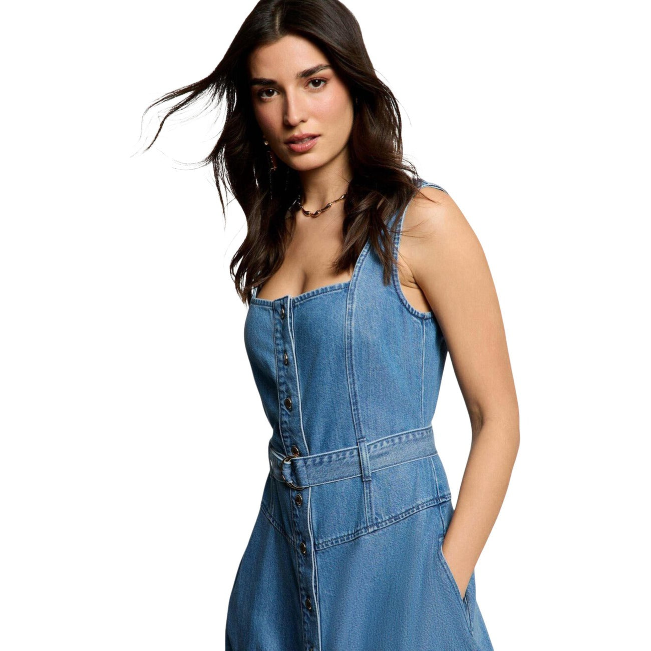Vestito Lungo Morgan De Toi Rablai; Blu, 70% Lyocell e 30% Cotone. Chiusura con bottoni, cintura con fibbia, linea svasata. Leggero, traspirante e chic. Stile Primavera/Estate.
